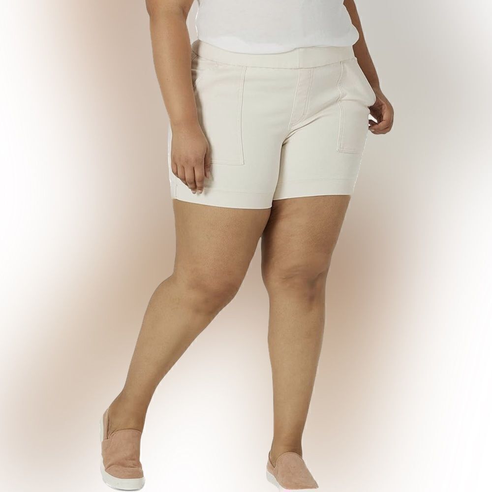 Lee Women’s Ultra Lux High Rise Pull-On Utility Short in Whitecap Grey Khaki 24W